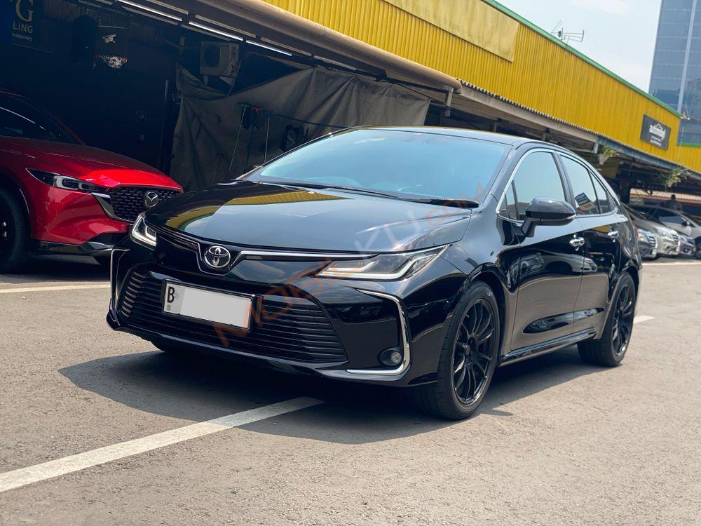 Mobil Toyota Corolla 2023