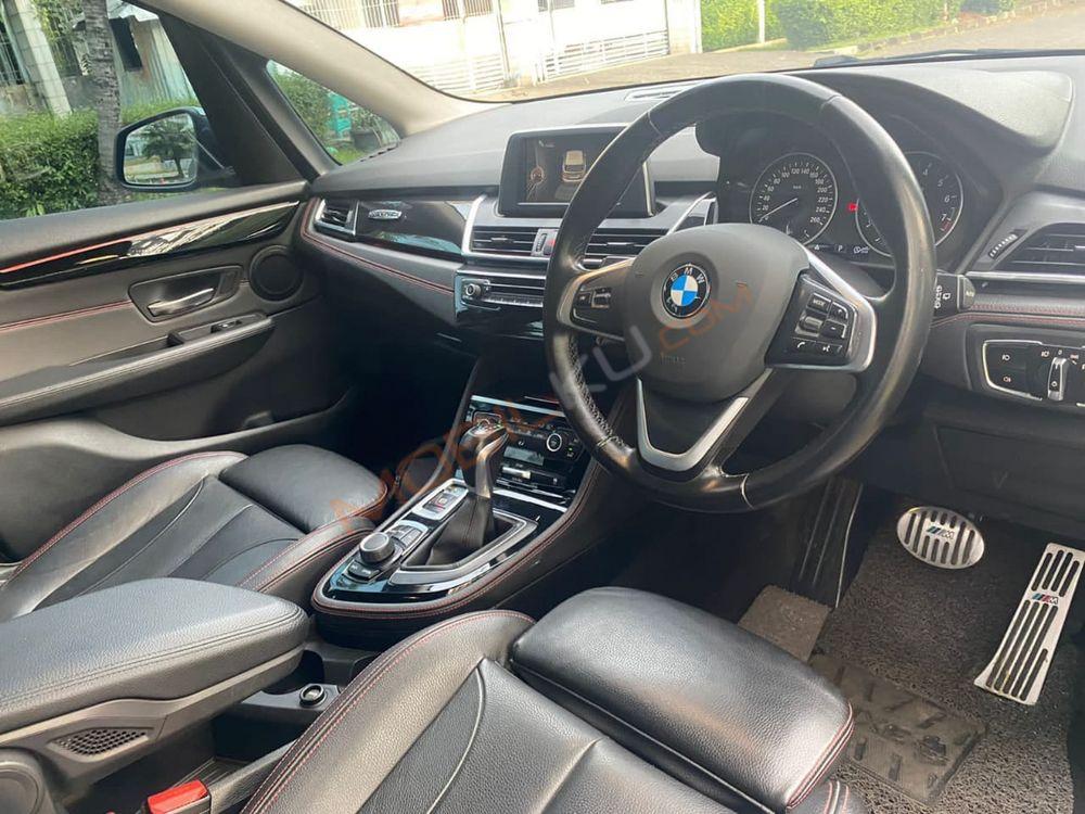 Mobil BMW 2 Series 2015