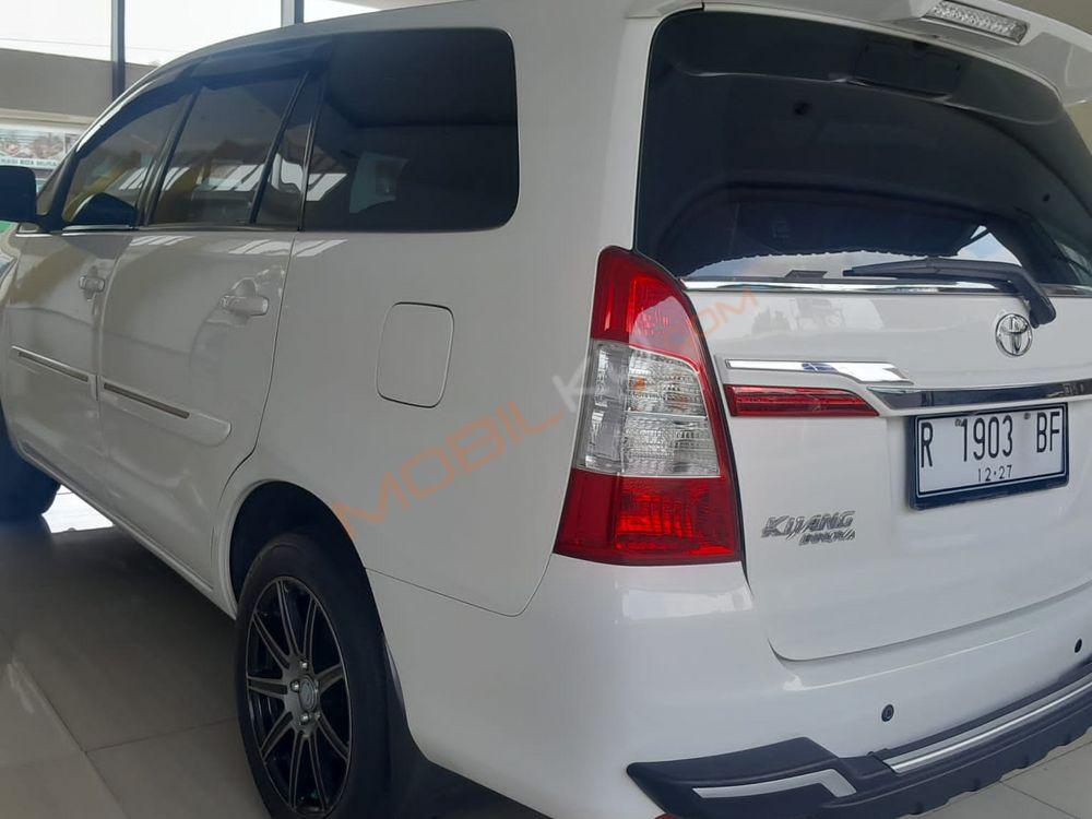 Mobil Toyota Kijang Innova 2014