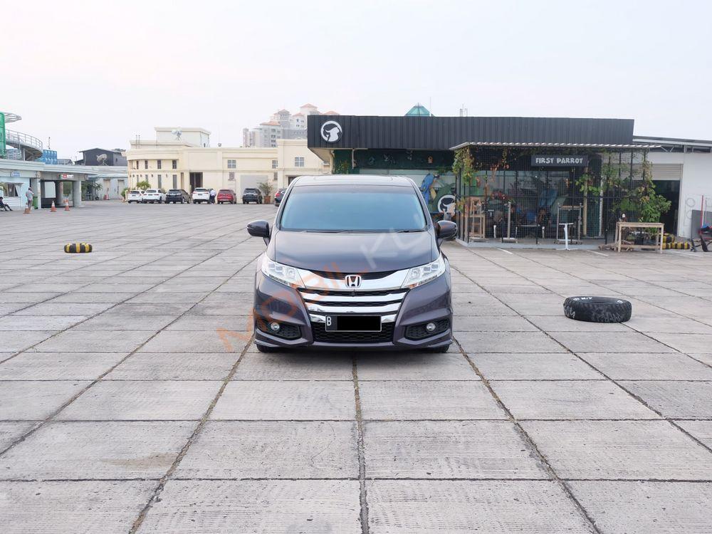 Mobil Honda Odyssey 2014