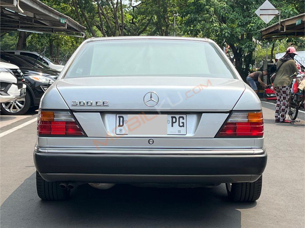 Mobil Mercedes-Benz C-Class 1995