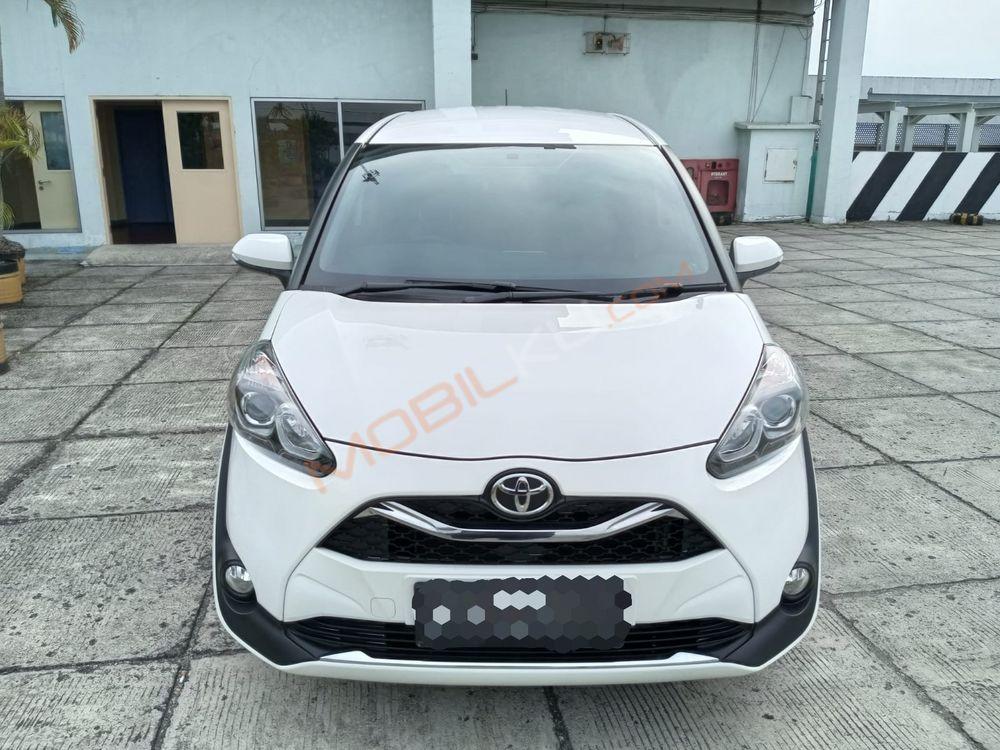 Mobil Toyota Sienta 2022