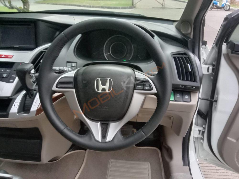 Mobil Honda Odyssey 2015
