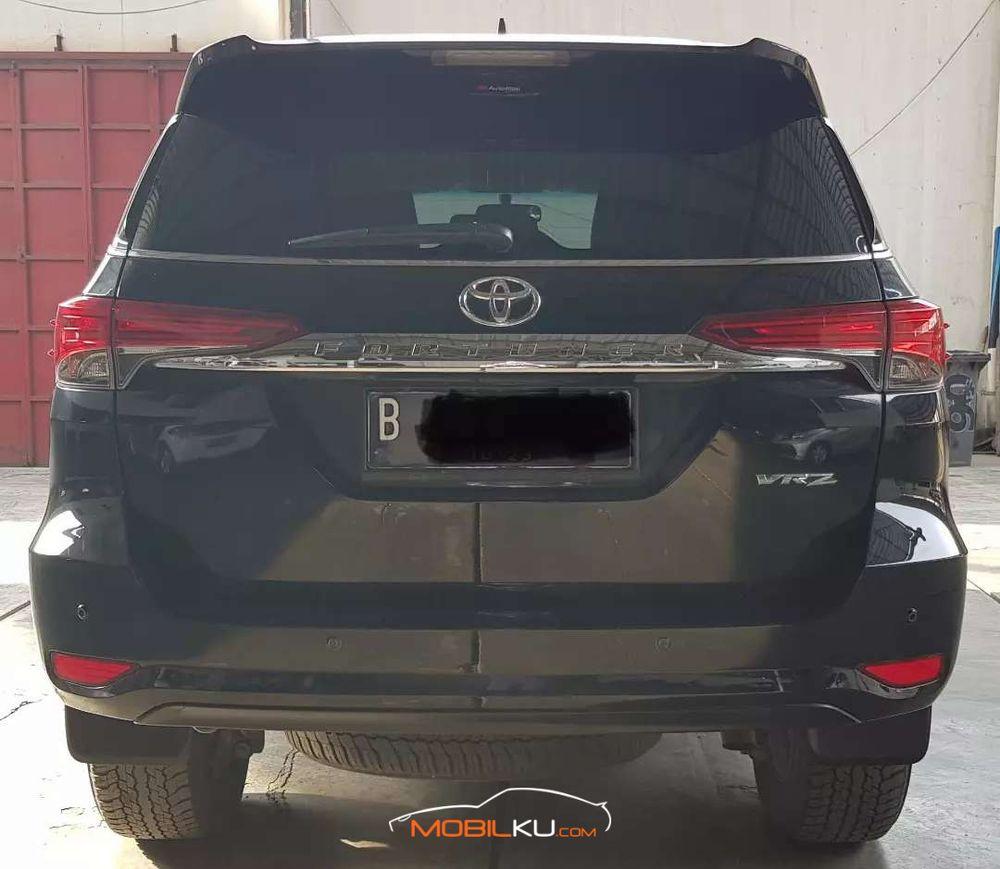 Mobil Toyota Fortuner 2018