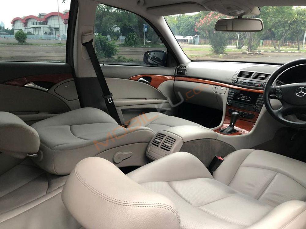 Mobil Mercedes-Benz E-Class 2007