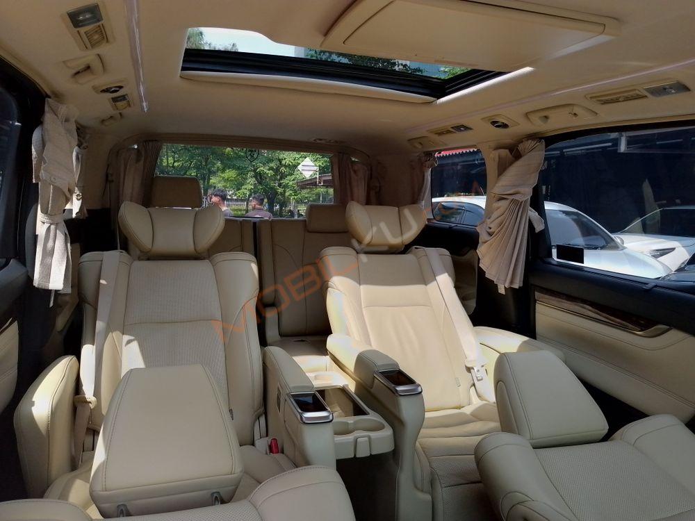 Mobil Toyota Alphard 2020