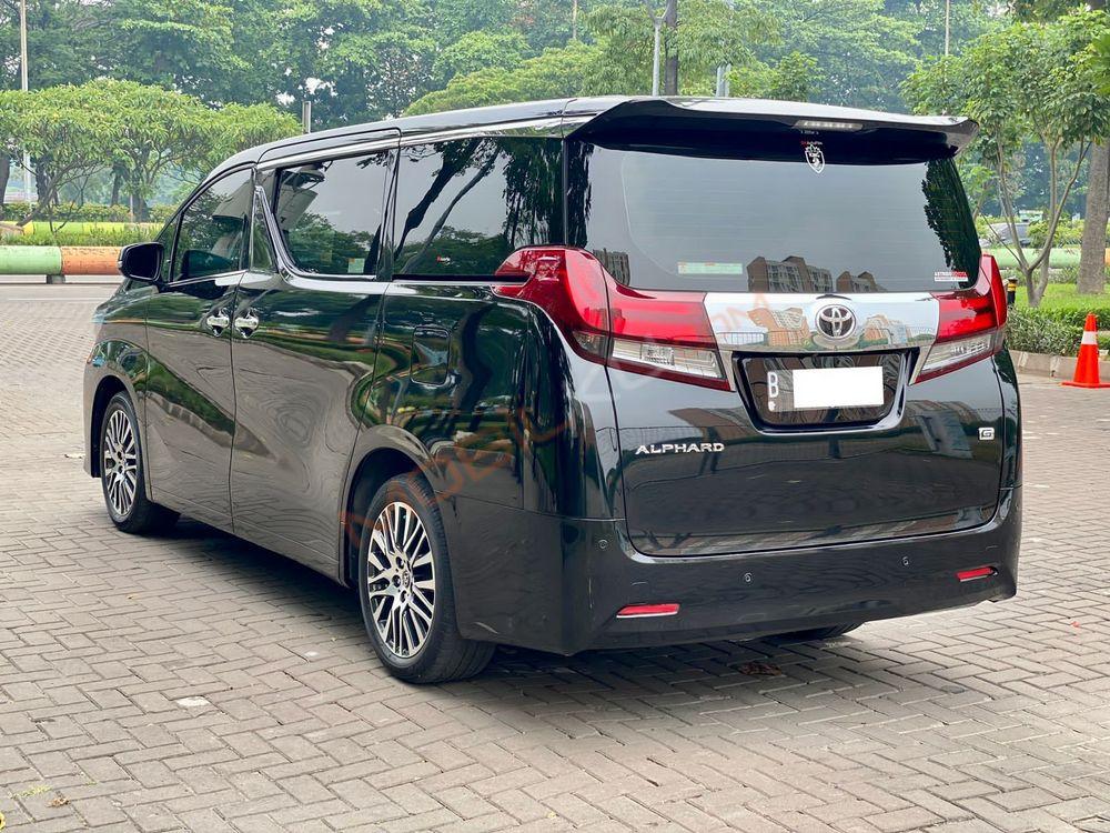 Mobil Toyota Alphard 2017