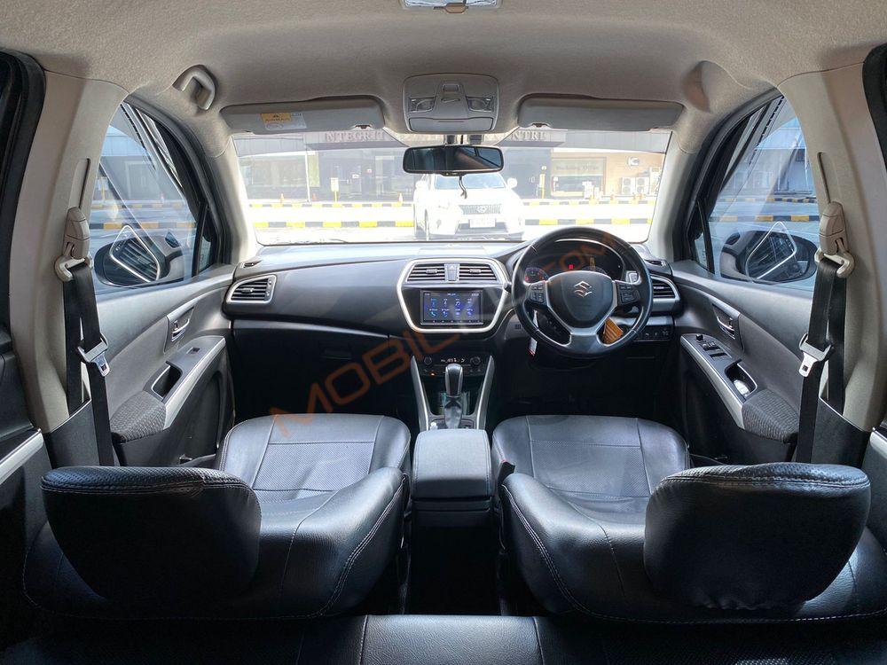 Mobil Suzuki SX4 2017