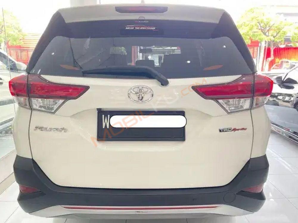 Mobil Toyota Rush 2018