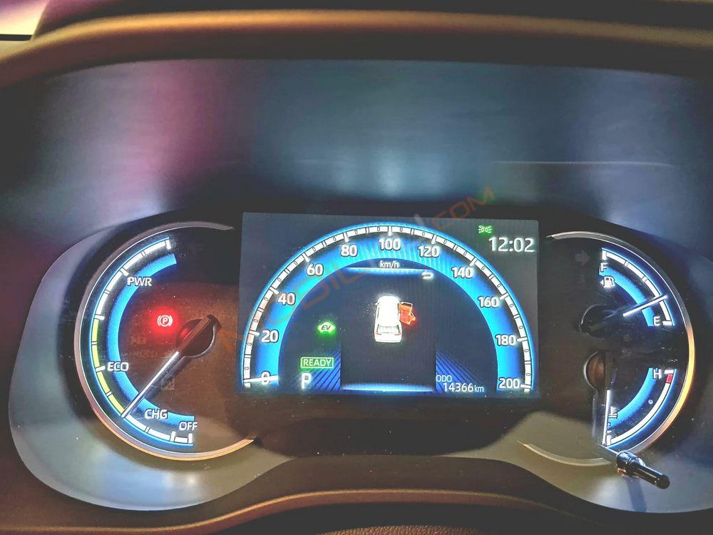 Mobil Toyota Kijang Innova Zenix 2023