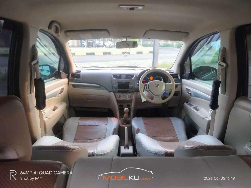 Mobil Suzuki Ertiga 2012