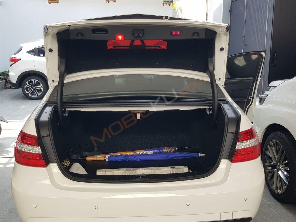 Mobil Mercedes-Benz E-Class 2013