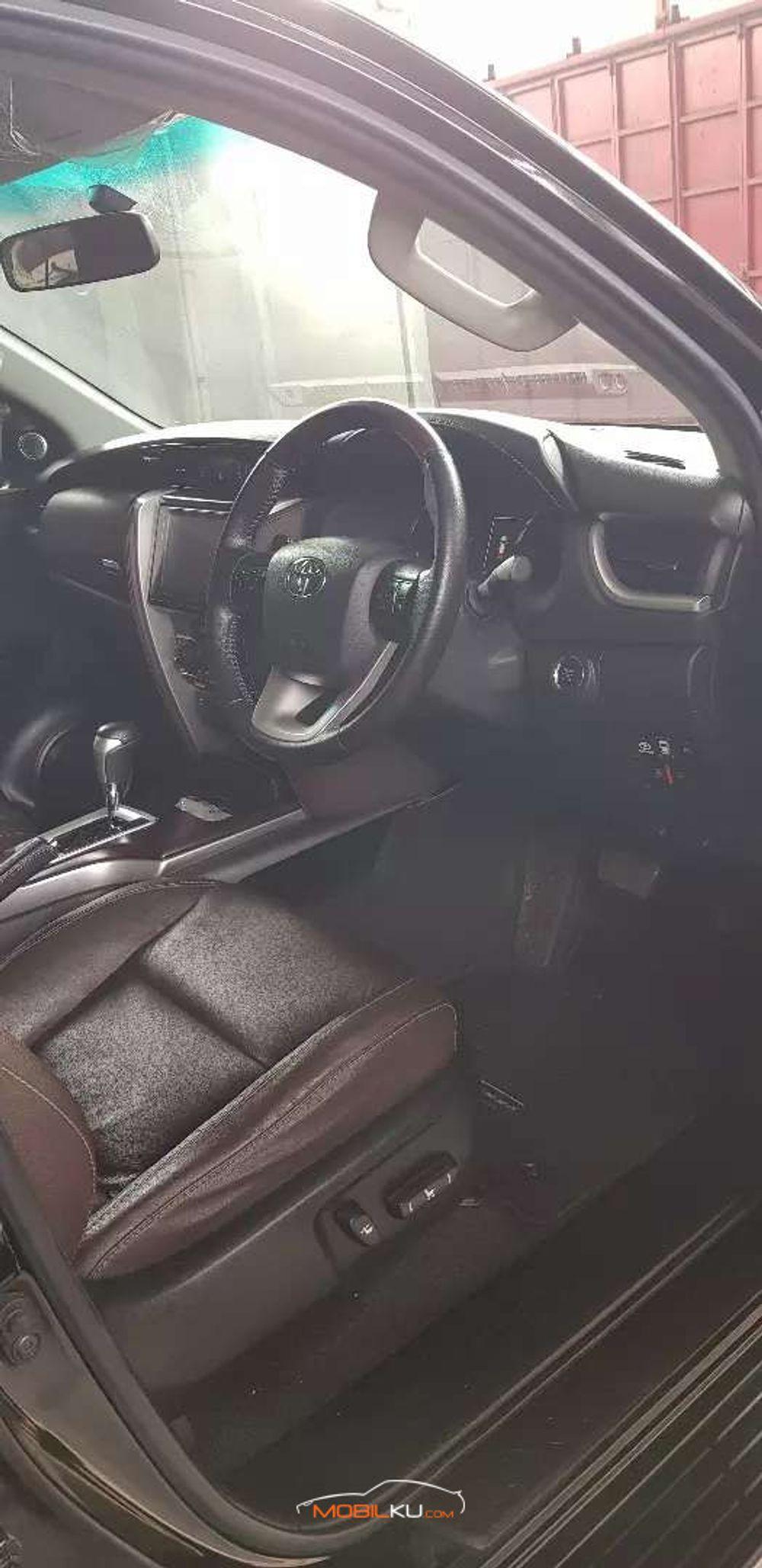 Mobil Toyota Fortuner 2018
