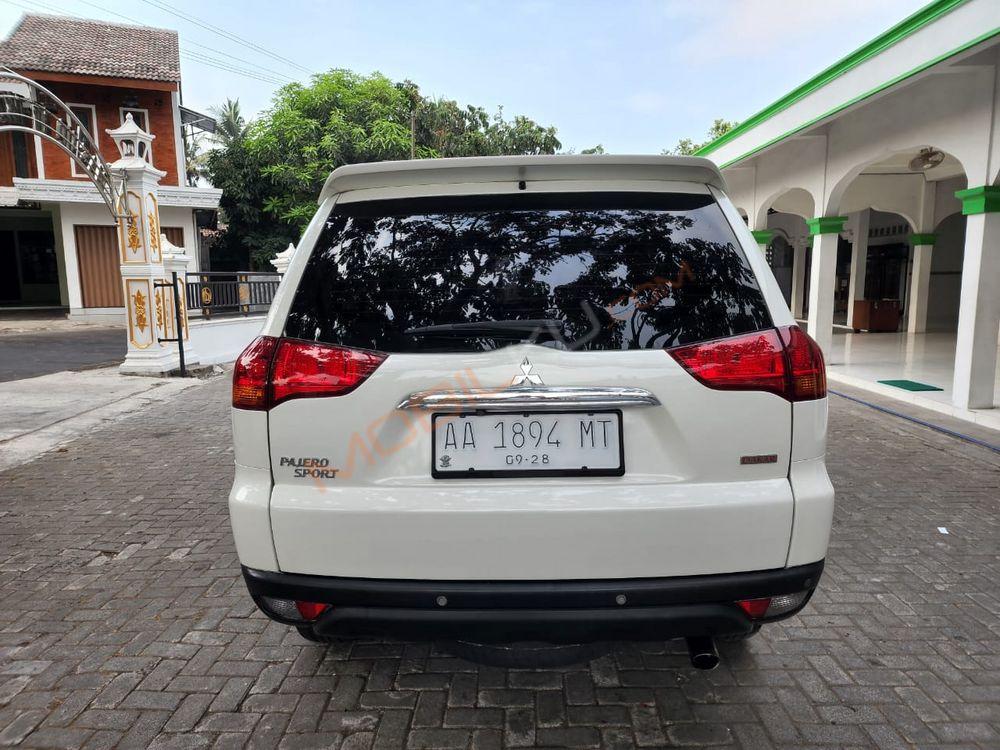 Mobil Mitsubishi Pajero Sport 2012