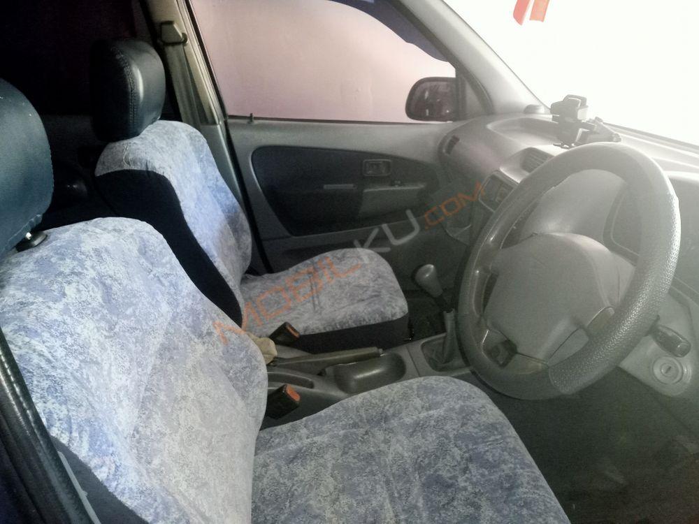 Mobil Daihatsu Taruna 2000