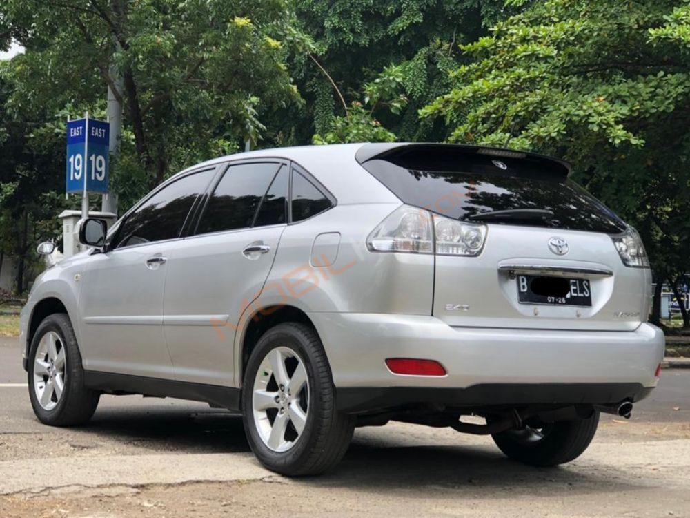 Mobil Toyota Harrier 2013