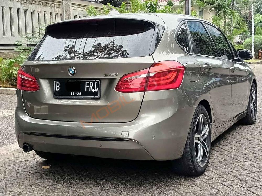 Mobil BMW 2 Series 2015