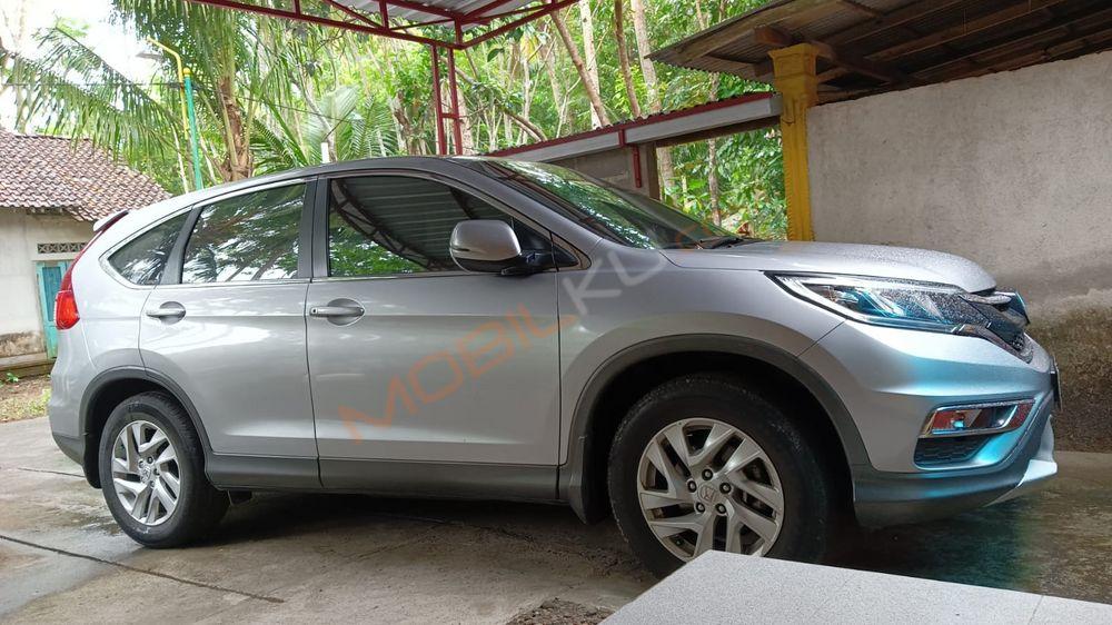 Mobil Honda CR-V 2016