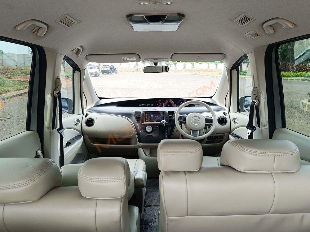 Mobil Mazda Biante 2015