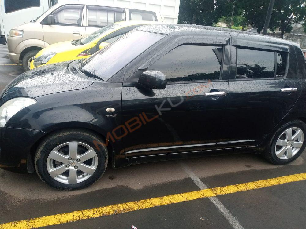 Mobil Suzuki Swift 2010