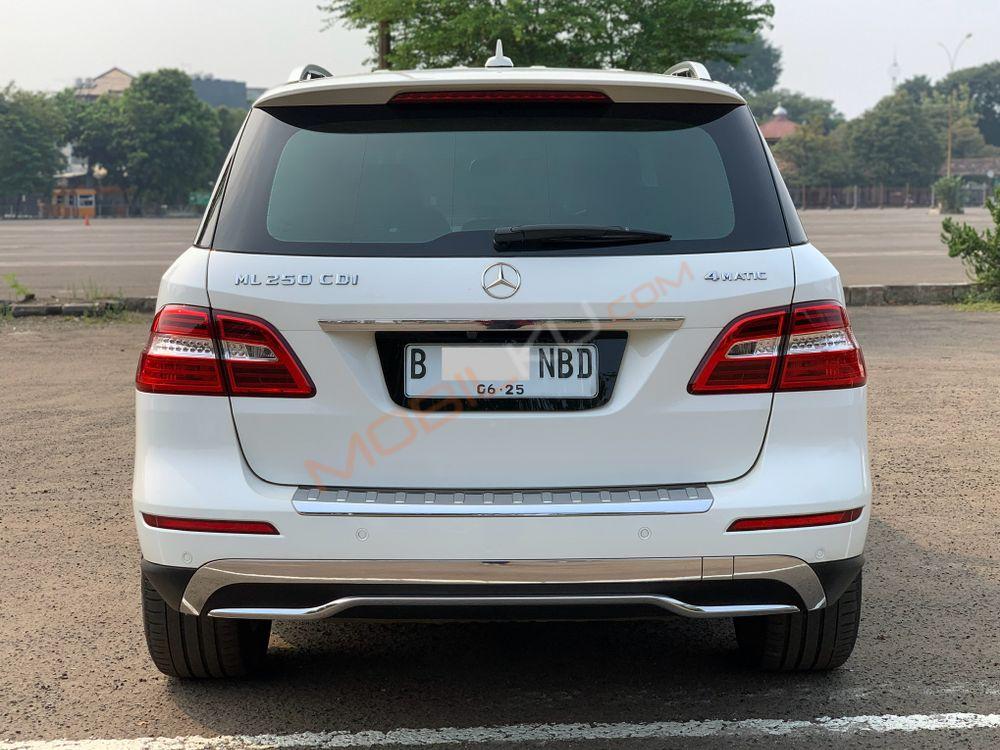 Mobil Mercedes-Benz ML 2015