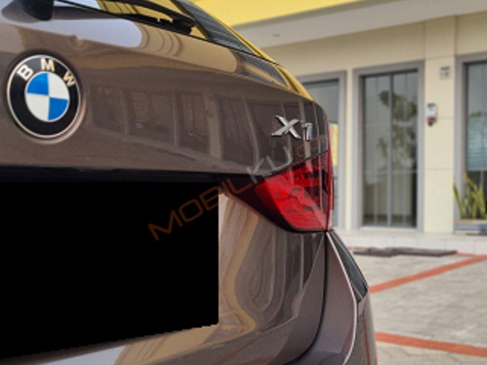 Mobil BMW X1 2013
