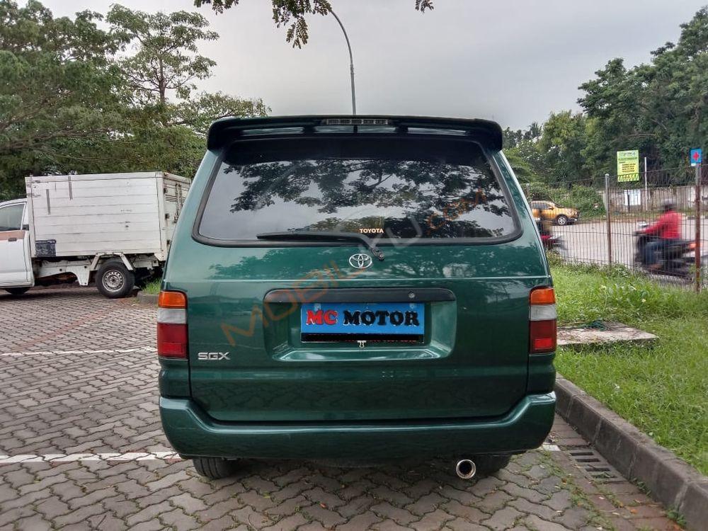 Mobil Toyota Kijang 1997