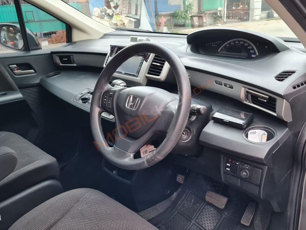 Mobil Honda Freed 2014