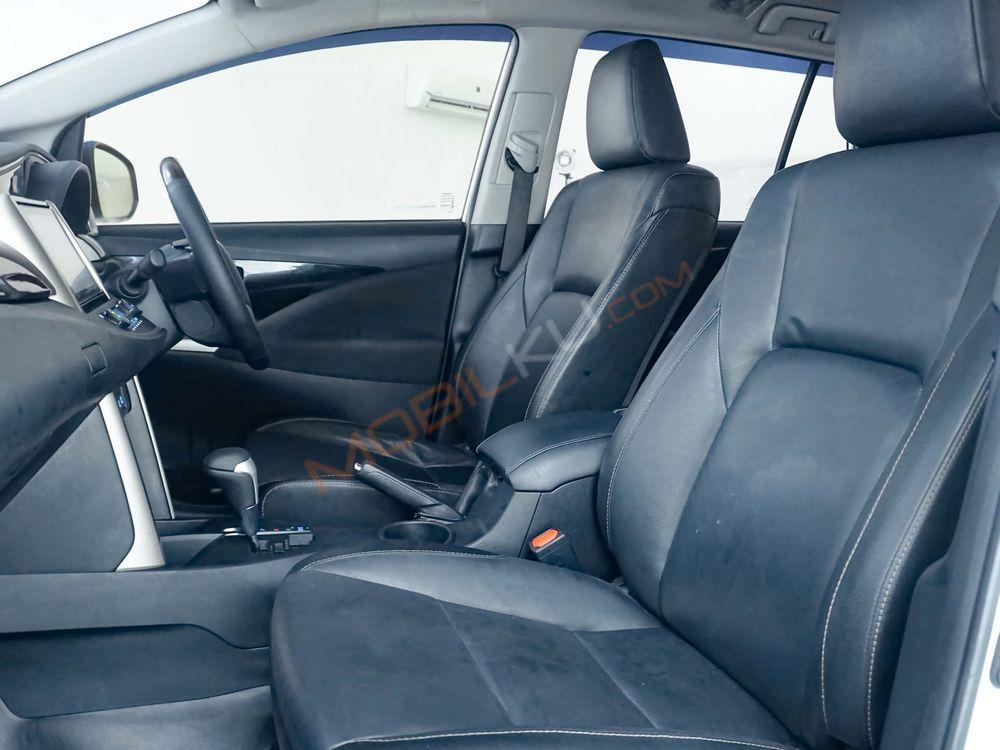 Mobil Toyota Kijang Innova 2017