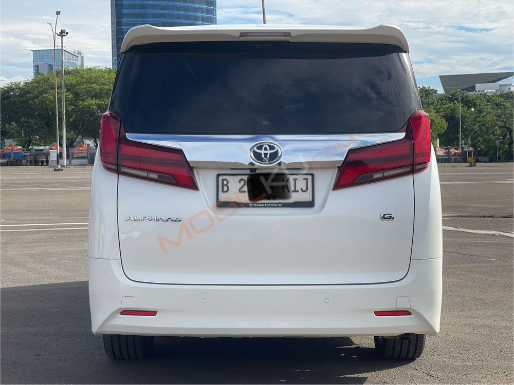 Mobil Toyota Alphard 2022