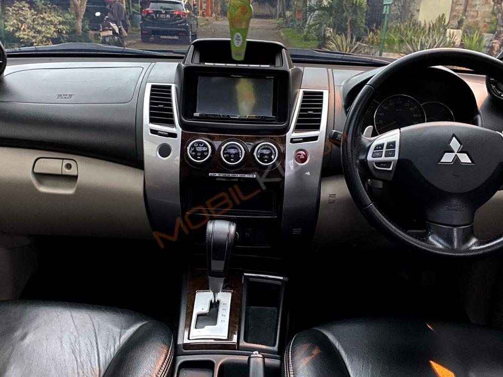 Mobil Mitsubishi Pajero Sport 2013