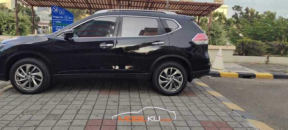 Mobil Nissan X-Trail 2014