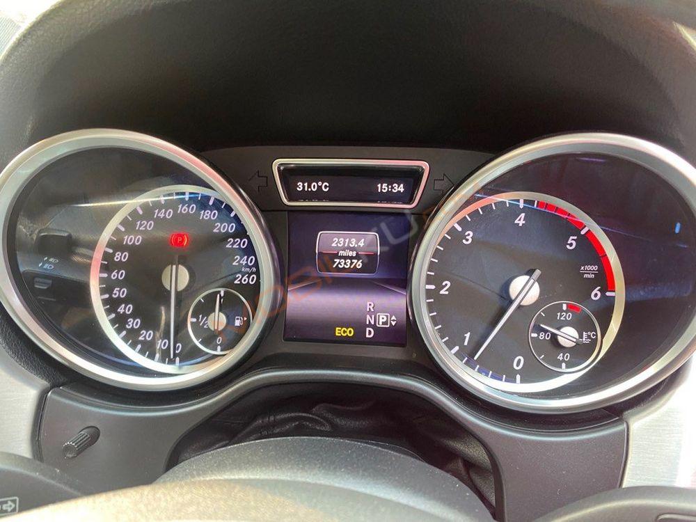 Mobil Mercedes-Benz ML 2015