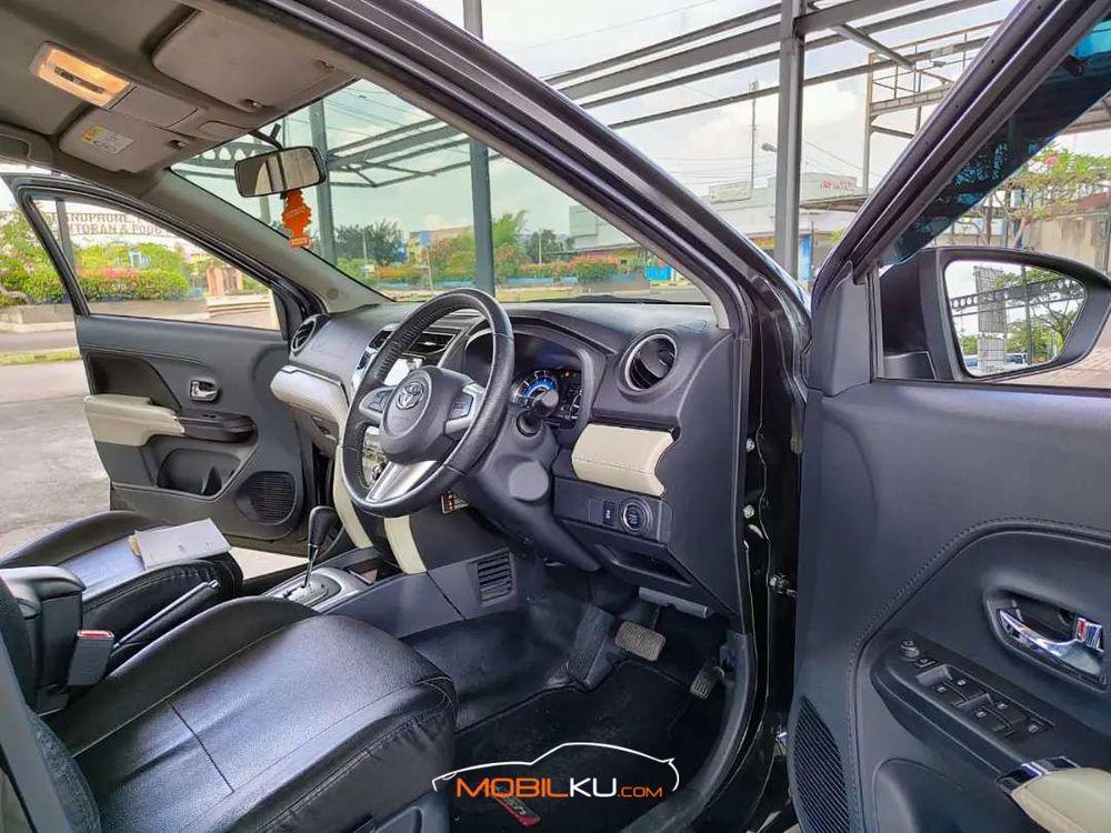 Mobil Toyota Rush 2018