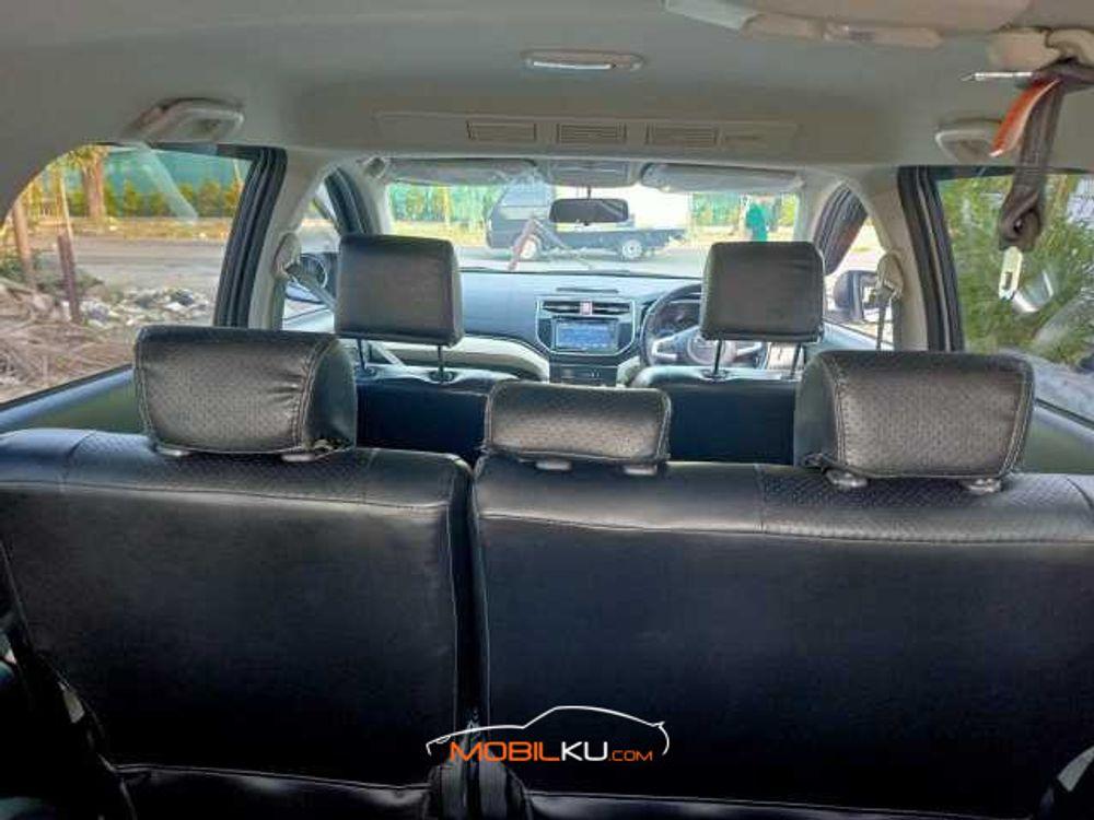 Mobil Toyota Rush 2018