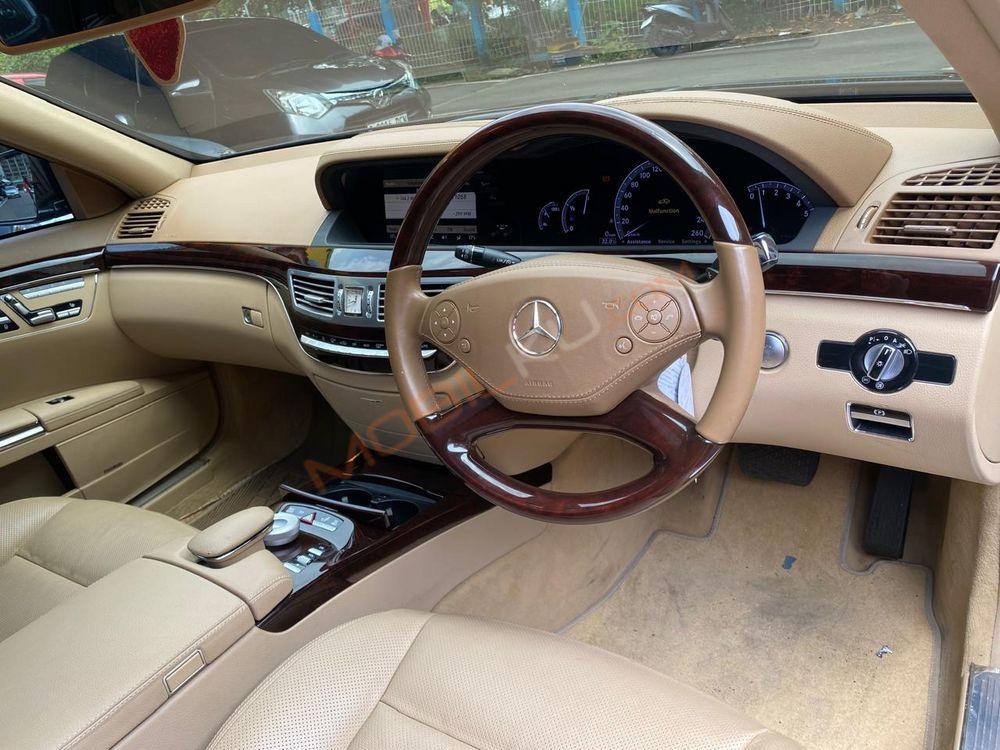 Mobil Mercedes-Benz S-Class 2011