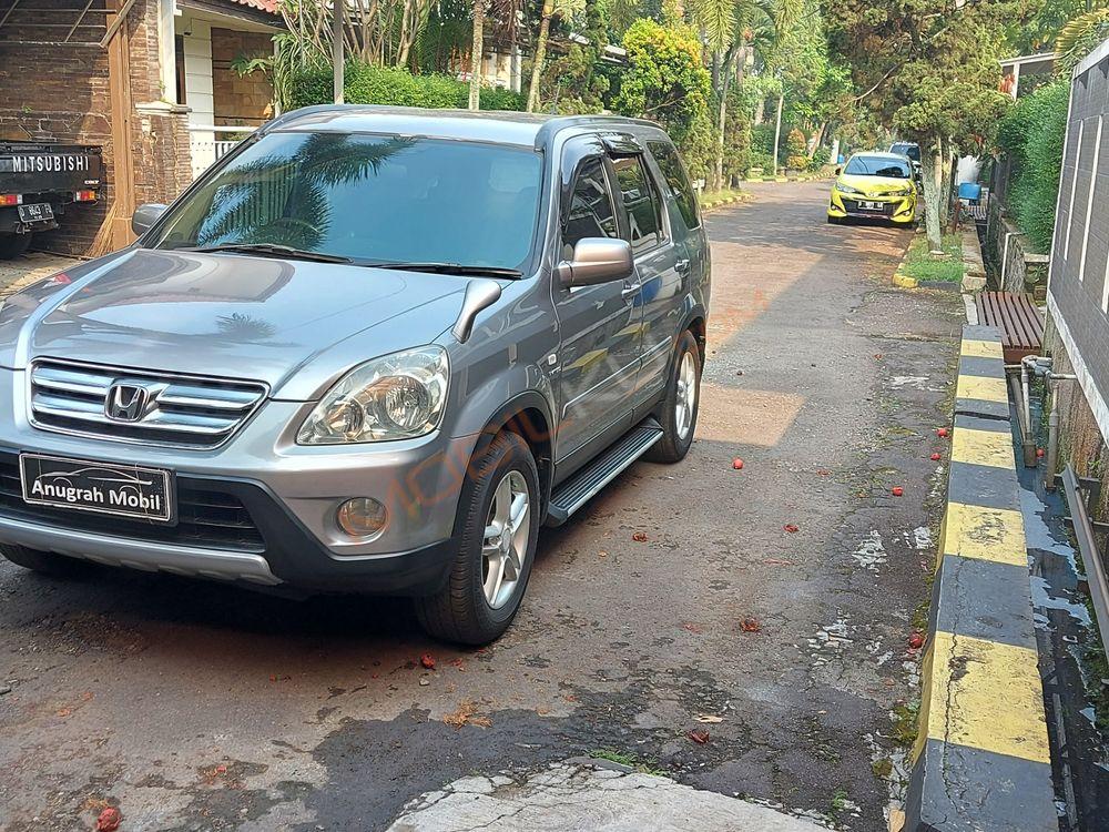 Mobil Honda CR-V 2005