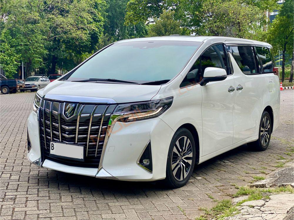 Mobil Toyota Alphard 2020