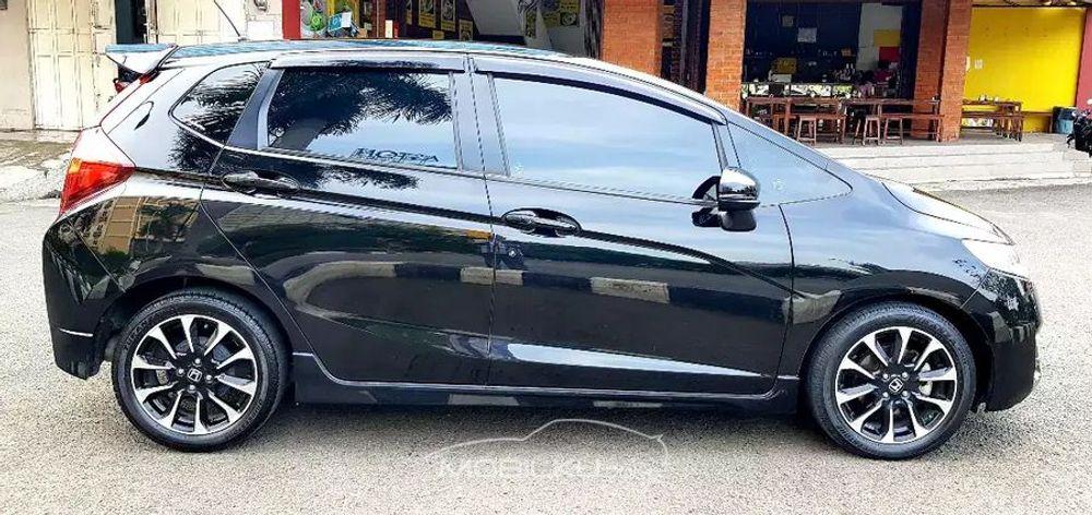 Mobil Honda Jazz 2016