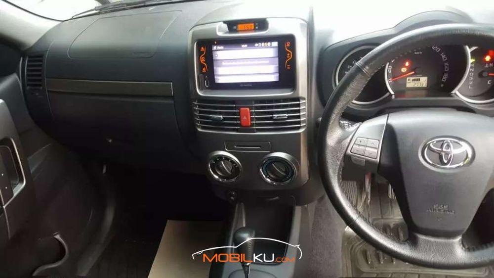 Mobil Toyota Rush 2017