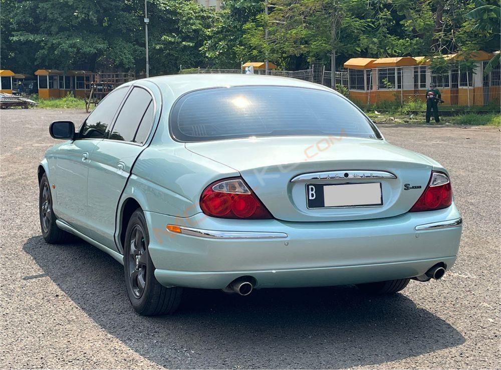 Mobil Jaguar S-Type 2002