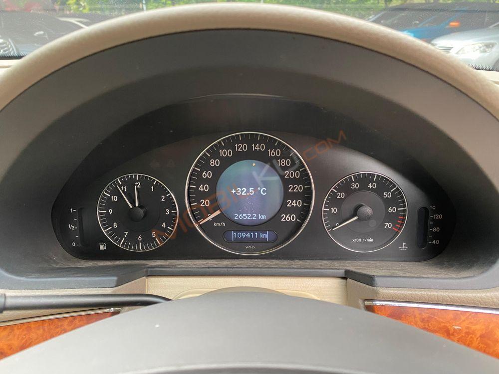 Mobil Mercedes-Benz E-Class 2006