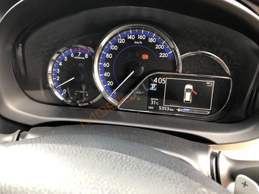 Mobil Toyota Yaris 2020