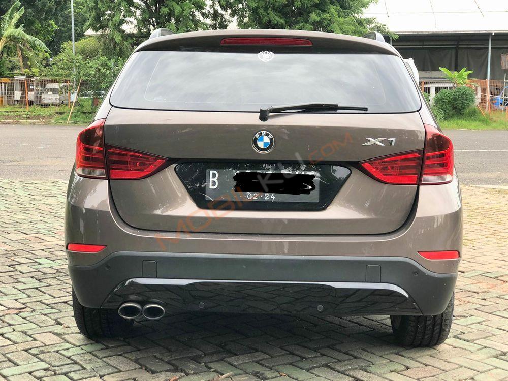 Mobil BMW X1 2013