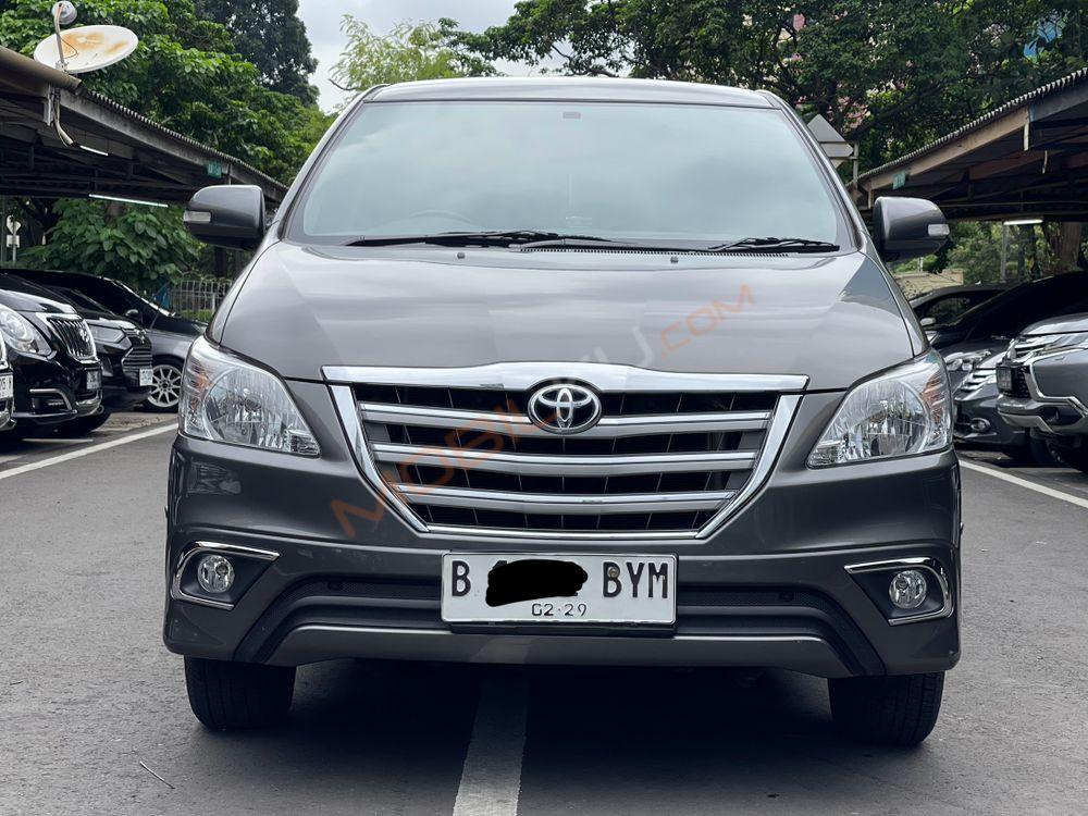 Mobil Toyota Kijang Innova 2014
