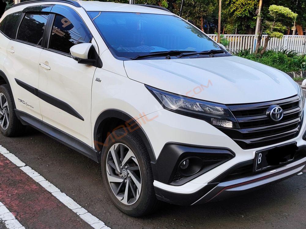 Mobil Toyota Rush 2018