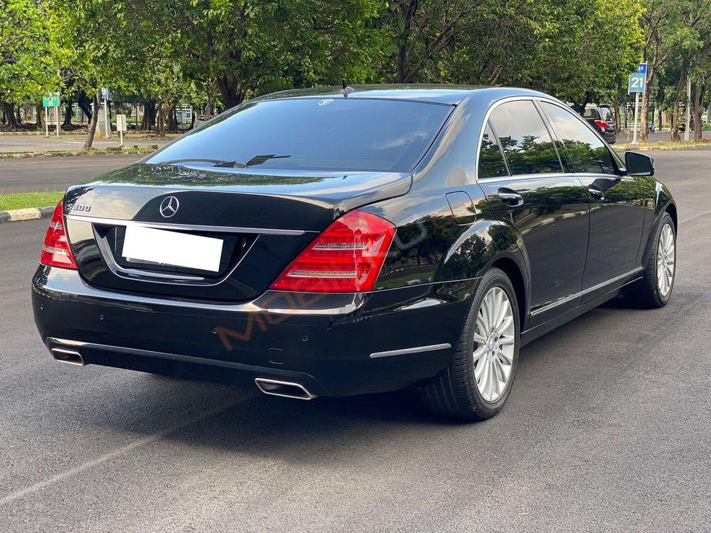 Mobil Mercedes-Benz S-Class 2011
