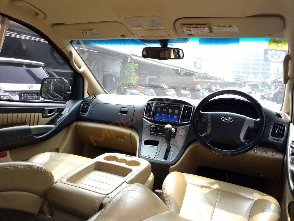 Mobil Hyundai H-1 2018