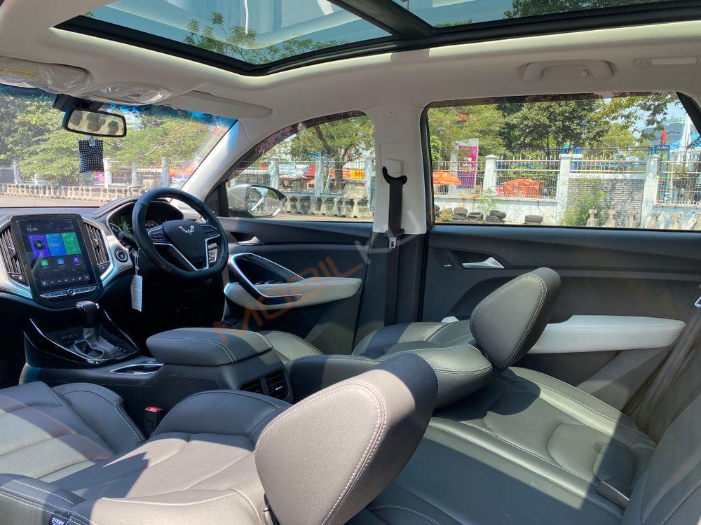 Mobil Wuling Almaz 2019