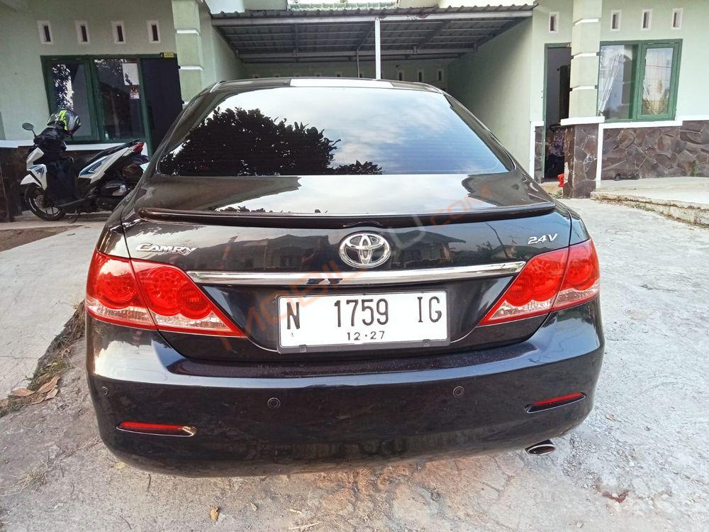 Mobil Toyota Camry 2007